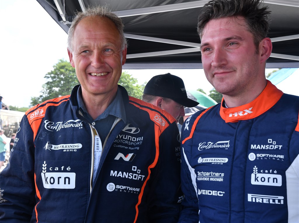 Borgmester Martin Damm, Kalundborg, fik en tur med Simon Vallentin i dennes Hyundai i20N Rally2.
(Foto: Morten Dam)